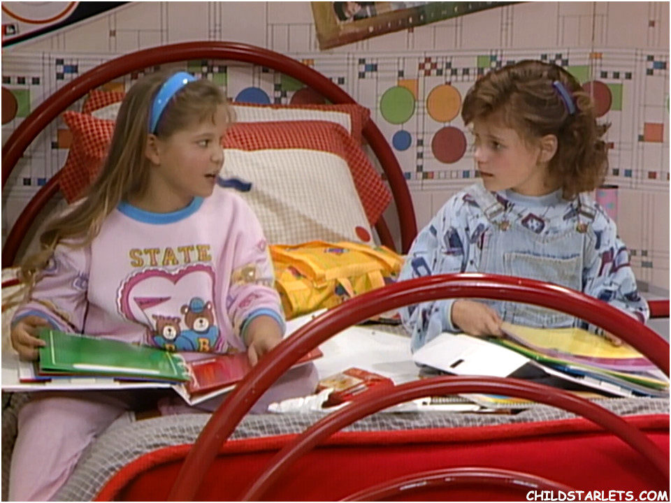 Candace Cameron Andrea Barber "Full House: S01E03" - 1987
"First Day of School"