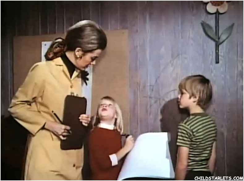 Jodie Foster "Nanny and the Professor" - 1970
"S01E04: The Scientific Approach"