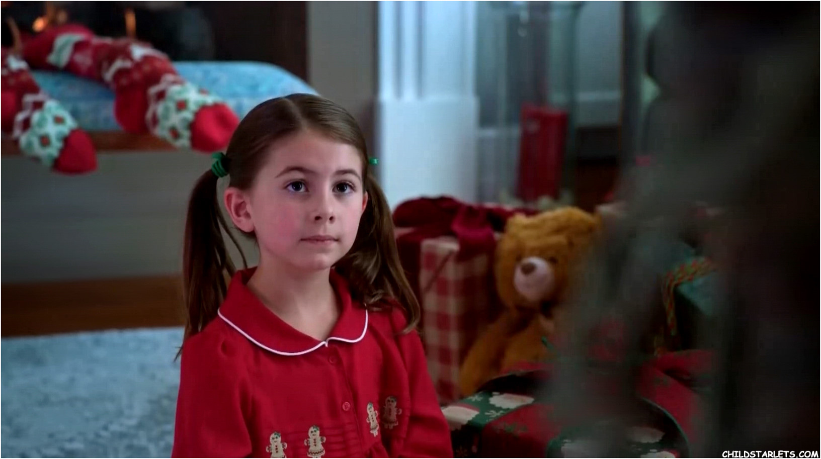 Abby Villasmil "Haul Out the Holly" - 2022/HD