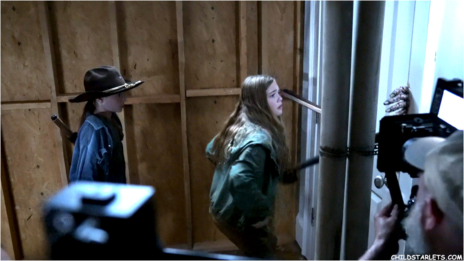 Cailey Fleming / Anabelle Holloway
"The Walking Dead: Season 11" - 2022/HD
Ep 9: "No Other Way"