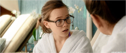 Oona Laurence in "Bad Moms"